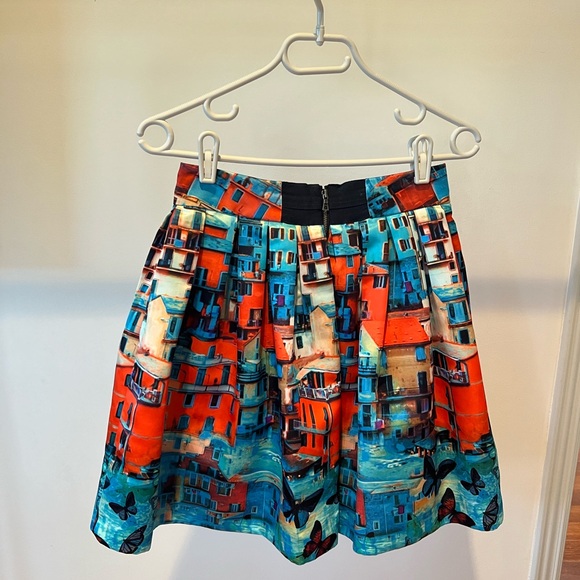 Alice + Olivia Pleated skirt. Size 2 - Picture 3 of 5